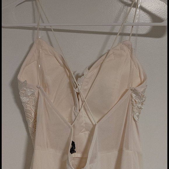 Beautiful ball gown - Picture 6 of 9